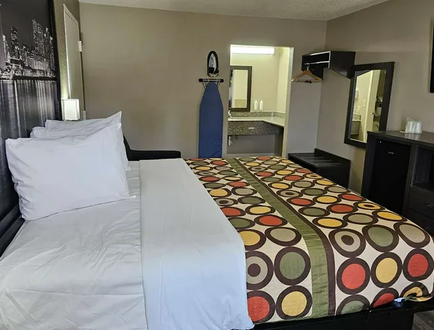 Super 8 by Wyndham Metairie hotel detail image 3