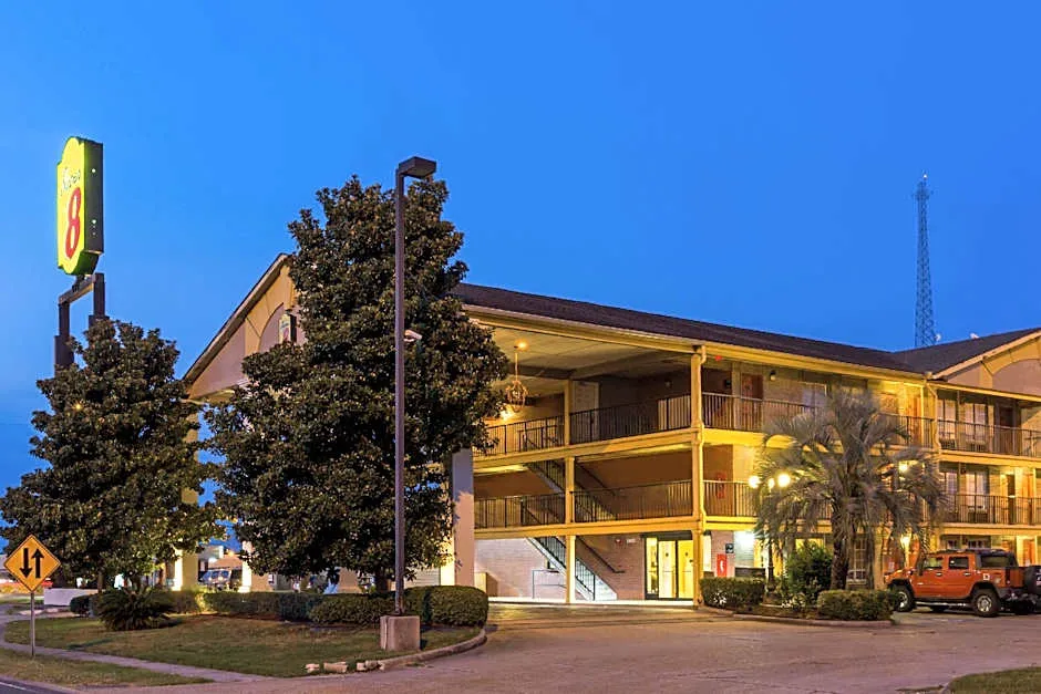Super 8 by Wyndham Metairie hotel hero