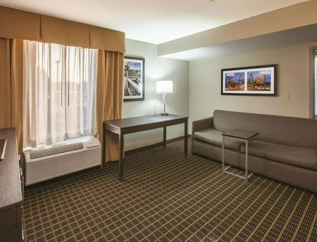 La Quinta Inn & Suites by Wyndham Mechanicsburg - Harrisburg hotel detail image 4