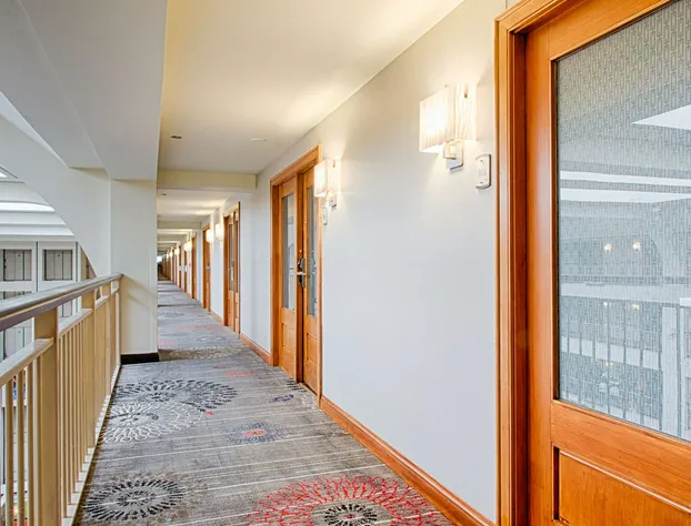 Embassy Suites by Hilton Chicago O'Hare Rosemont hotel detail image 4