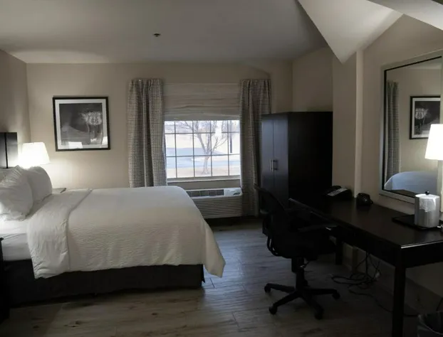 Lucille's Hotel, Restaurant, & Bar hotel detail image 3