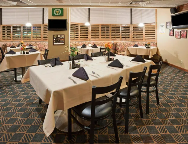 Hampton Inn Glendale Milwaukee, WI hotel detail image 3