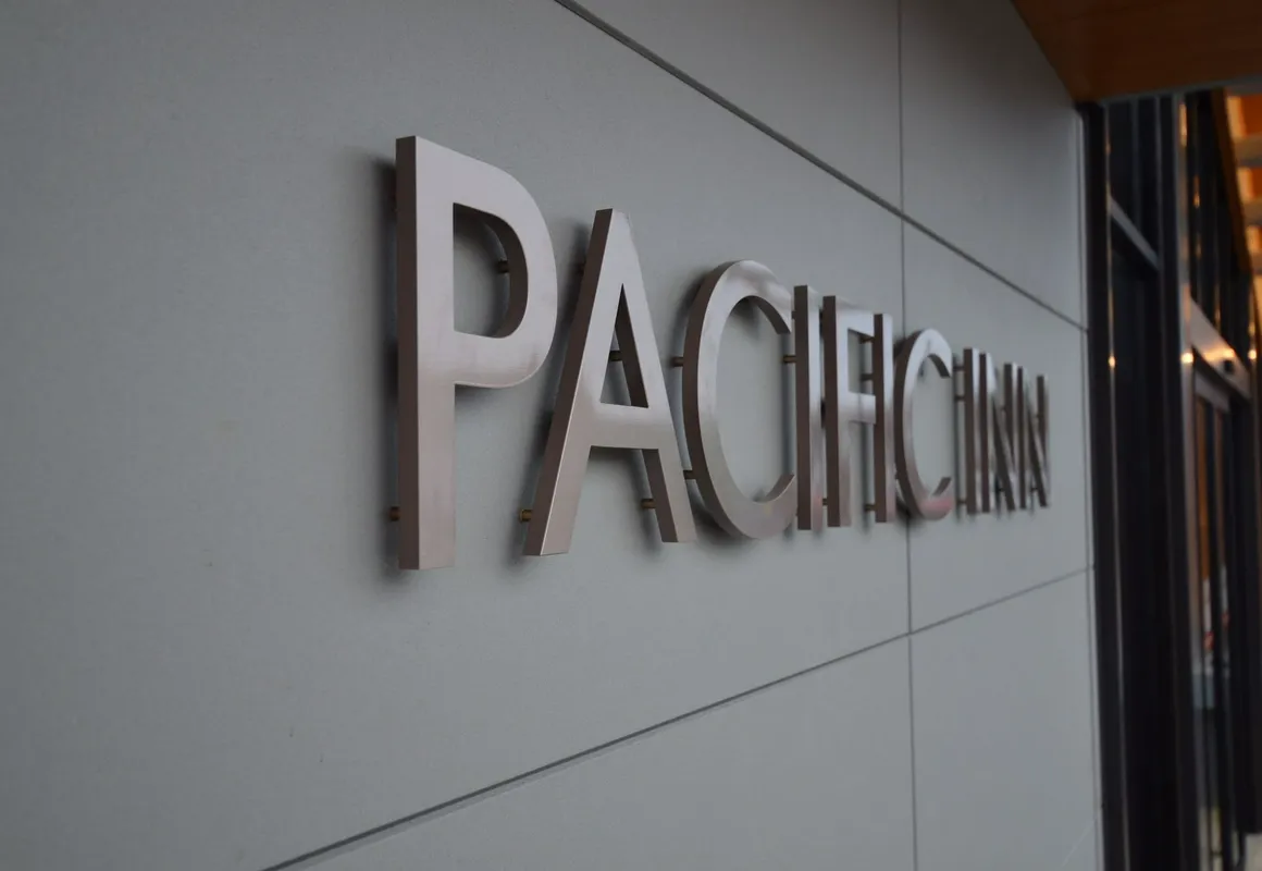 Pacific Inn hotel hero