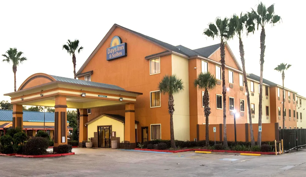 Days Inn & Suites by Wyndham Houston North/Aldine hotel hero