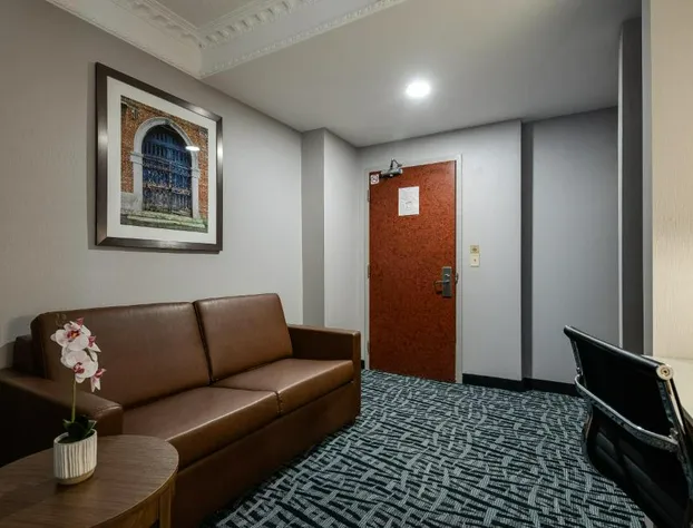 Monte Carlo Inn Toronto West Suites hotel detail image 3