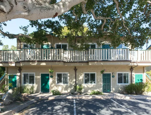 Sea Breeze Inn And Cottages hotel detail image 2