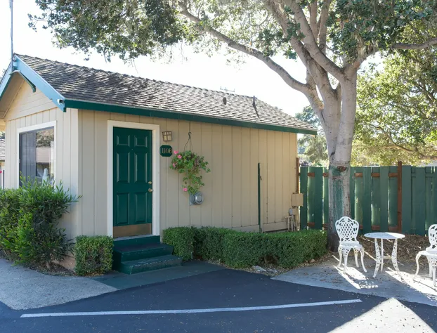 Sea Breeze Inn And Cottages hotel detail image 3