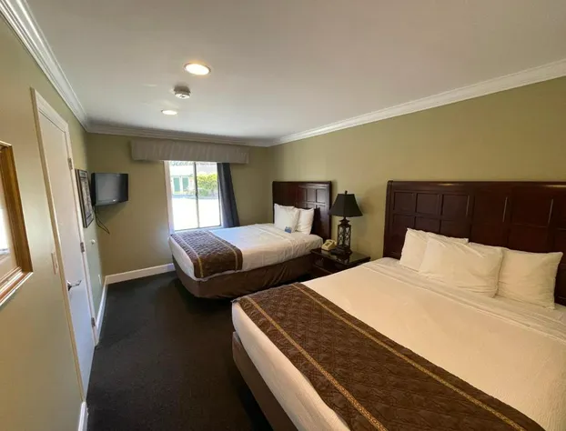 Sea Breeze Inn And Cottages hotel detail image 2
