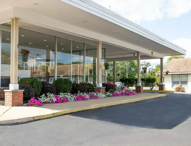 Crystal Inn Eatontown hotel detail image 1