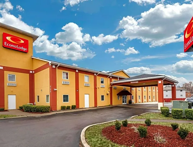 Econo Lodge Louisville Airport hotel detail image 1
