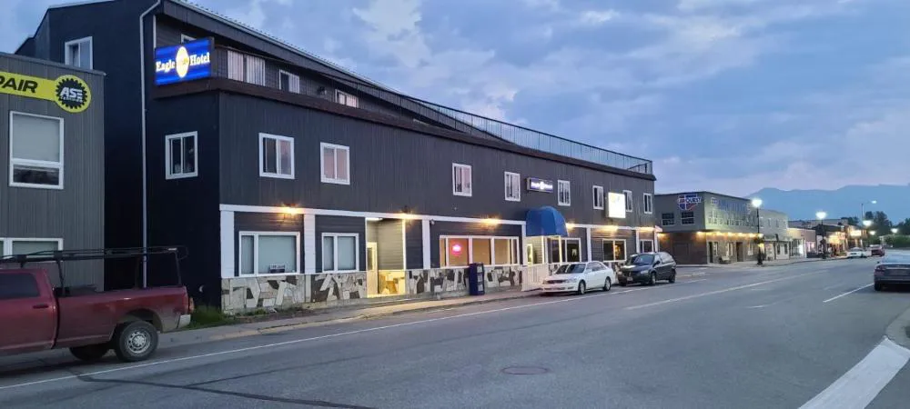 Eagle Hotel hotel hero