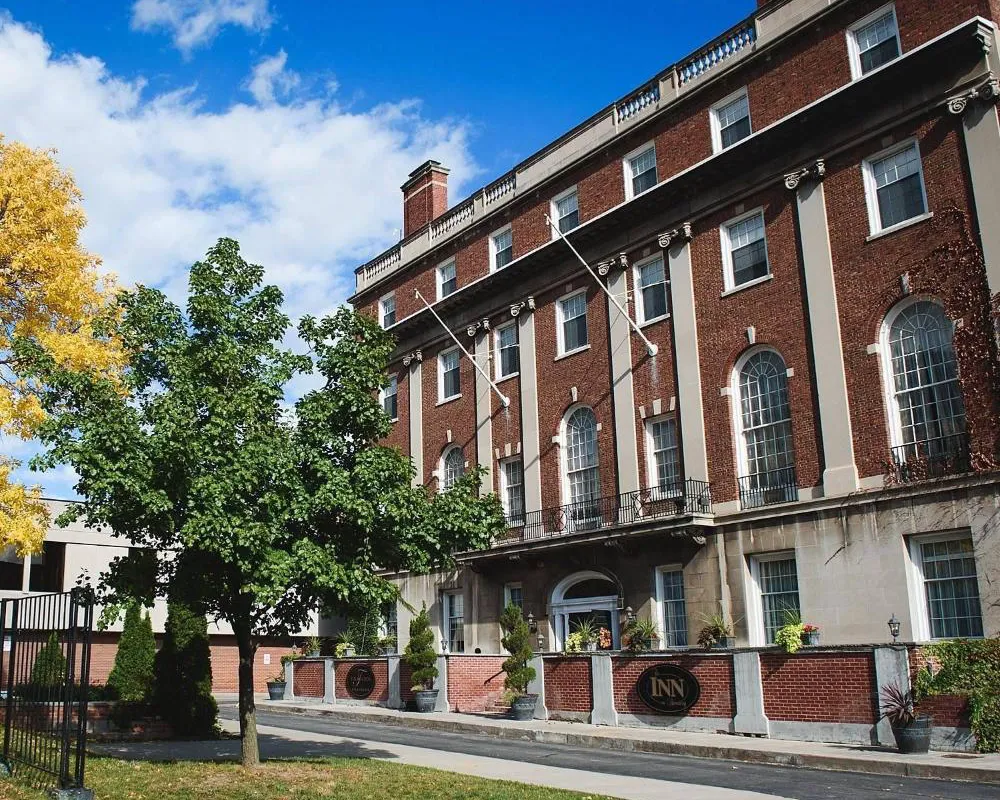 Inn on Broadway hotel hero