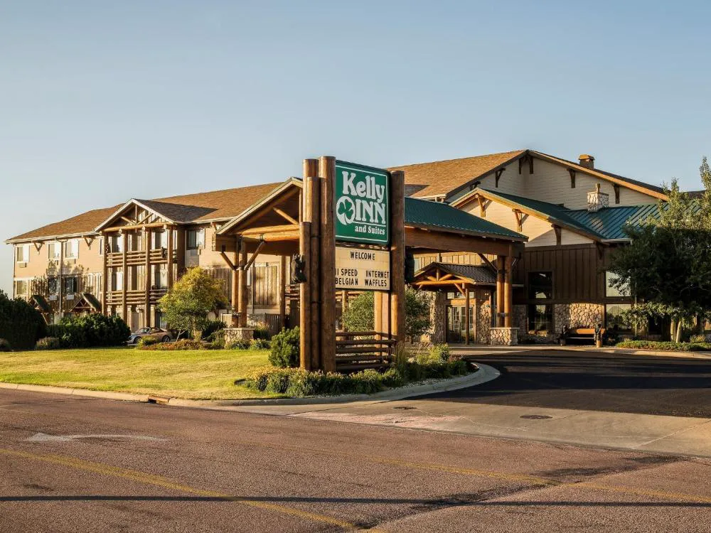 Kelly Inn & Suites Mitchell South Dakota hotel hero