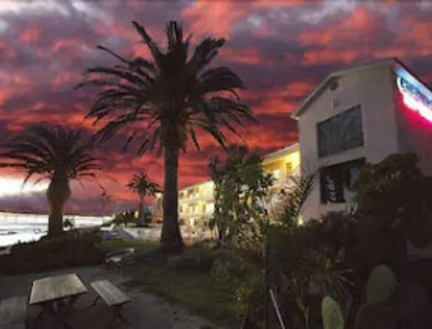 Cliff House Inn On The Ocean hotel detail image 2