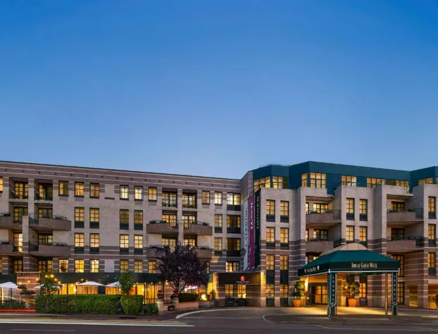 Inn at Great Neck hotel detail image 2