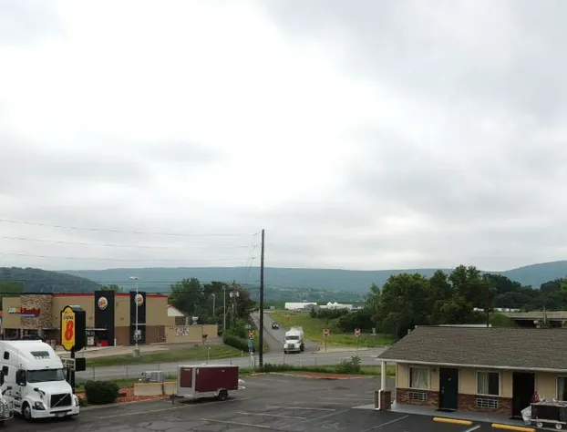 Super 8 by Wyndham Mifflinville Near Bloomsburg hotel detail image 1