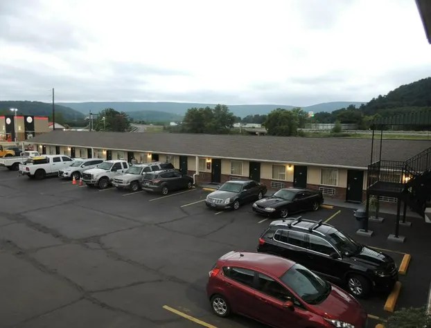 Super 8 by Wyndham Mifflinville Near Bloomsburg hotel detail image 4