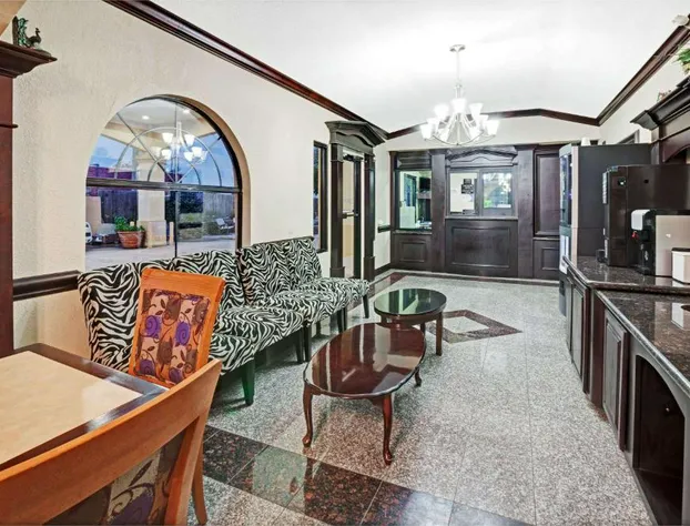 Super 8 by Wyndham Houston Hobby Airport South hotel detail image 4