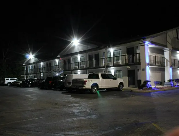 Americas Best Value Inn Tuscaloosa hotel detail image 1