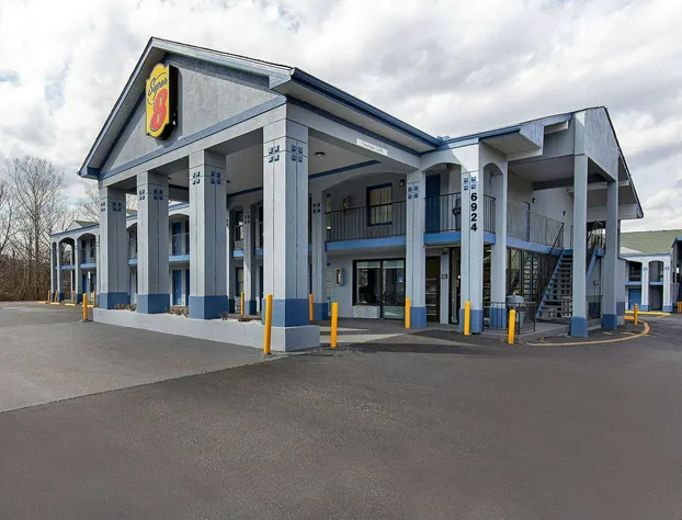 Super 8 by Wyndham Nashville West hotel detail image 3