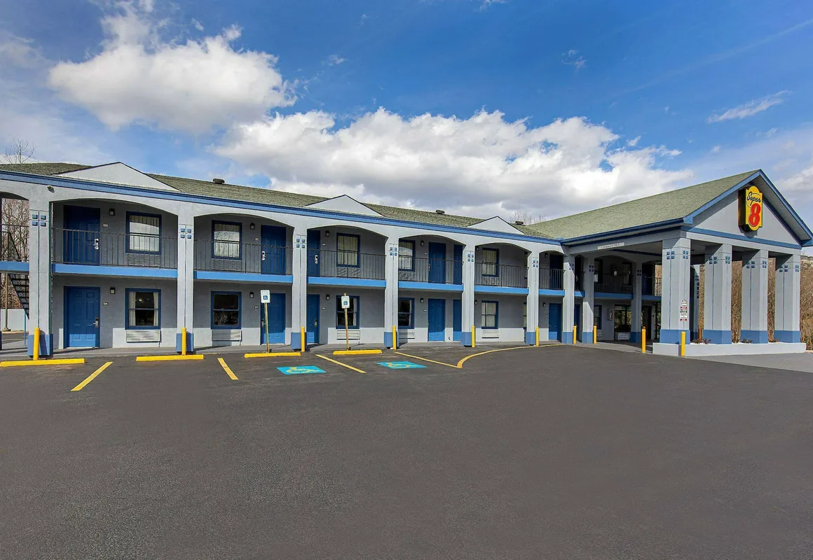 Super 8 by Wyndham Nashville West hotel hero