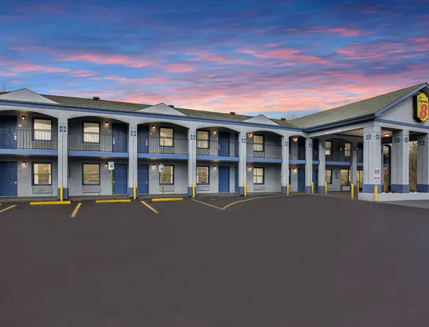 Super 8 by Wyndham Nashville West hotel detail image 2