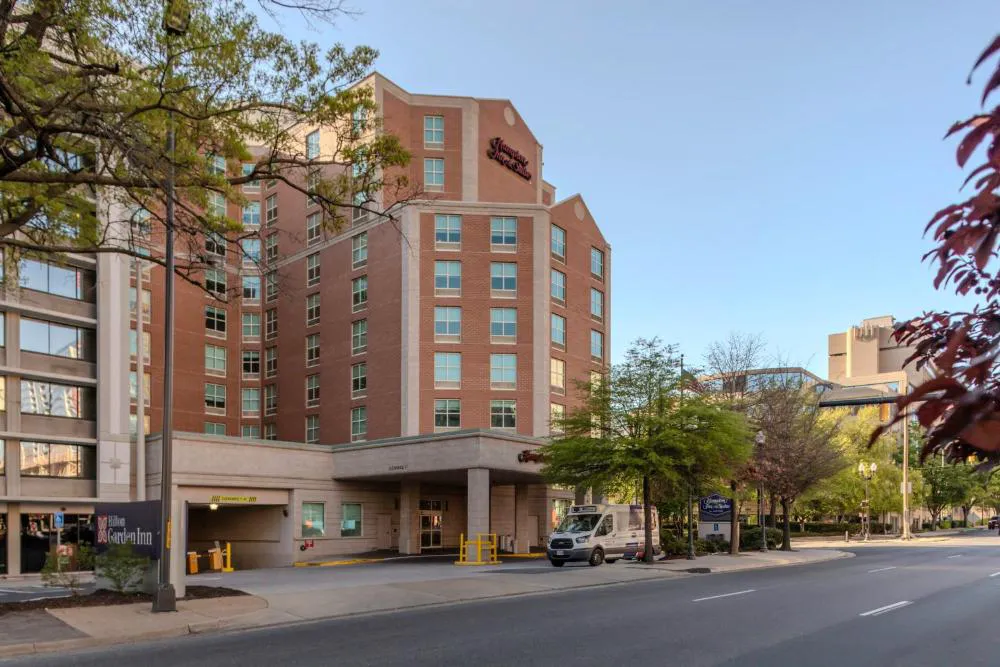 Hampton Inn & Suites Arlington Crystal City DCA hotel hero