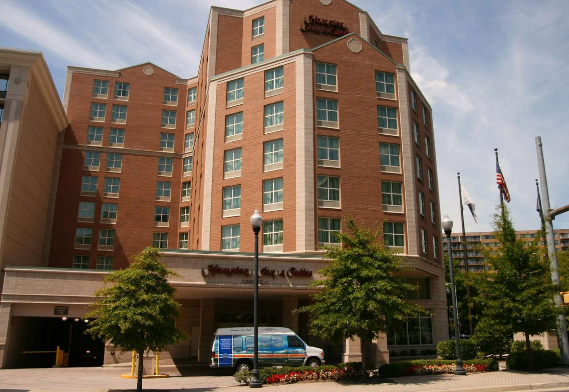 Hampton Inn & Suites Arlington Crystal City DCA hotel hero