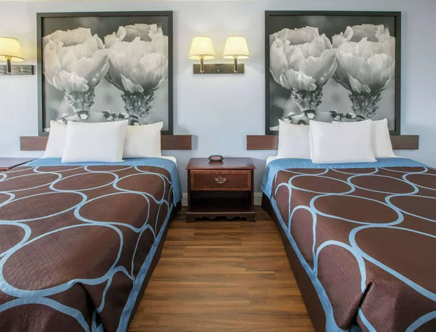 Super 8 by Wyndham Garland North Dallas Area hotel detail image 4