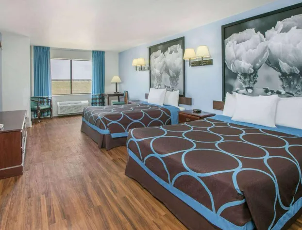 Super 8 by Wyndham Garland North Dallas Area hotel detail image 3