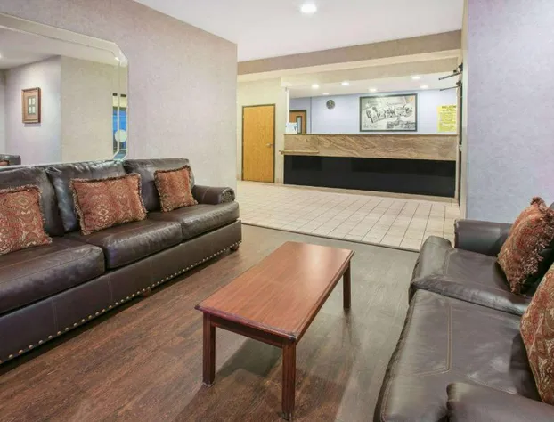 Super 8 by Wyndham Garland North Dallas Area hotel detail image 2