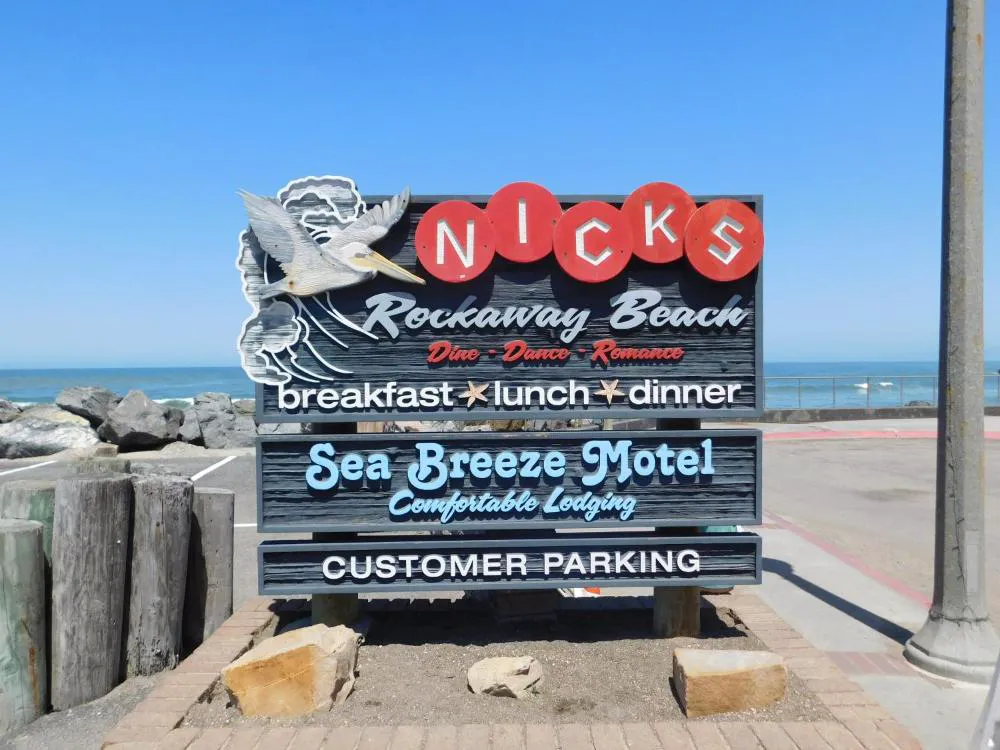 Sea Breeze Motel hotel hero