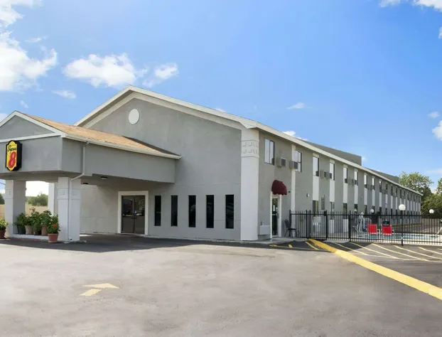 Super 8 by Wyndham Ardmore hotel detail image 1