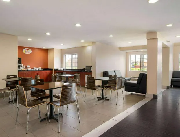 Super 8 by Wyndham Columbus West hotel detail image 1