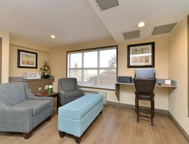 Super 8 by Wyndham Calgary/Airport hotel detail image 2