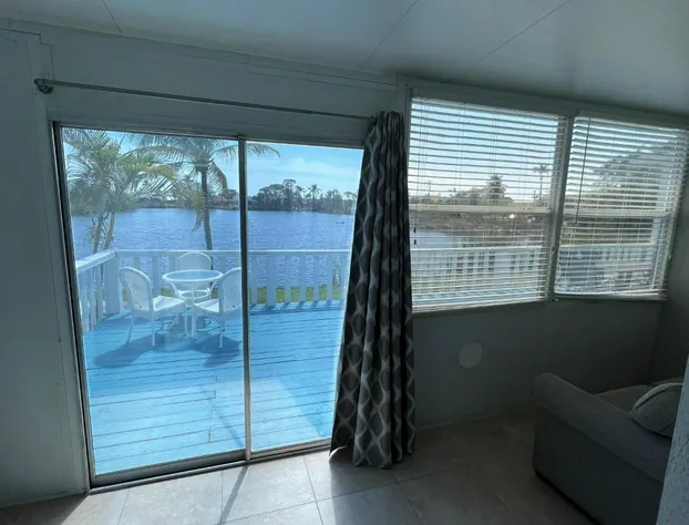 Marco Island Lakeside Inn hotel detail image 3