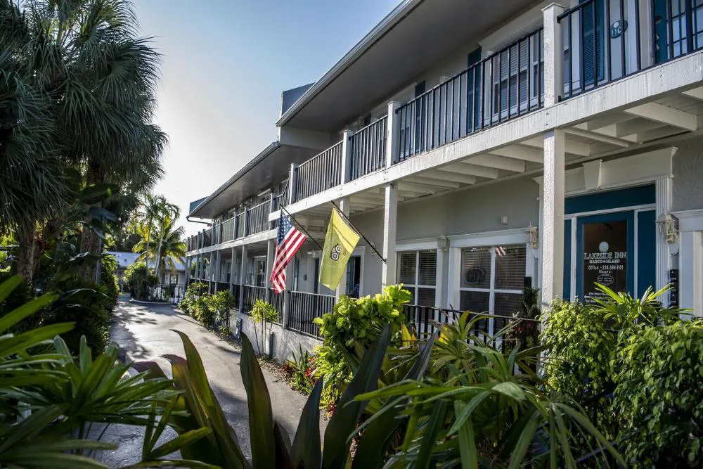 Marco Island Lakeside Inn hotel hero