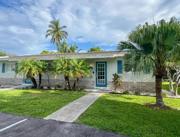 Marco Island Lakeside Inn hotel detail image 1