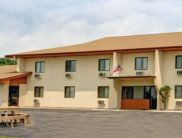 Super 8 by Wyndham Buffalo hotel detail image 1