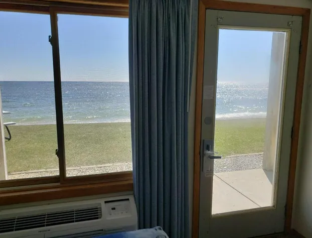 Algoma Beach Motel hotel detail image 4