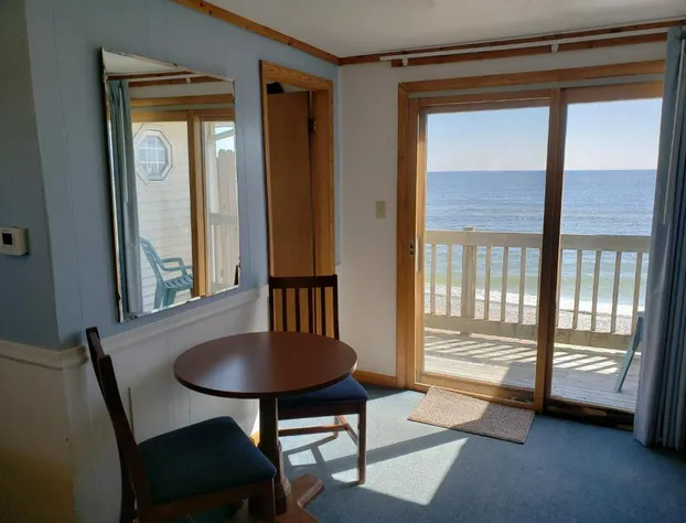 Algoma Beach Motel hotel detail image 4