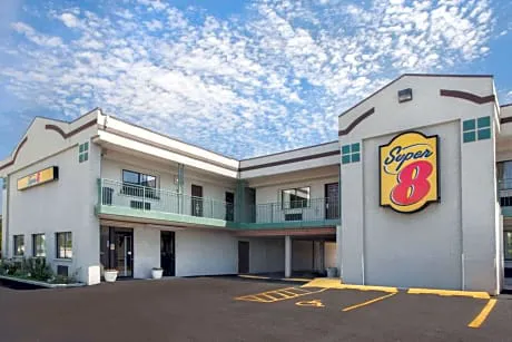 Super 8 by Wyndham Chicago/Rosemont/O'Hare/SE hotel detail image 2