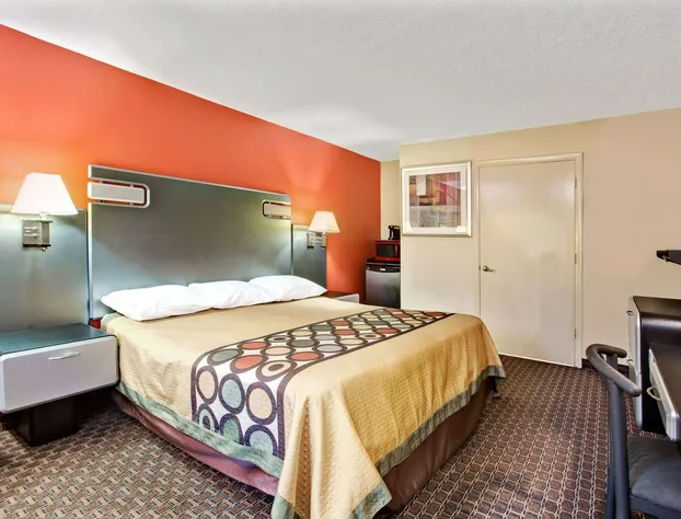 Super 8 by Wyndham Kissimmee/Maingate/Orlando Area hotel detail image 2