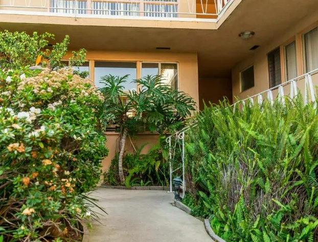 Cal Mar Hotel Suites hotel detail image 1