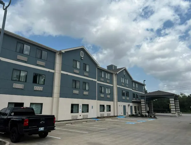 Super 8 by Wyndham Pasadena hotel detail image 1