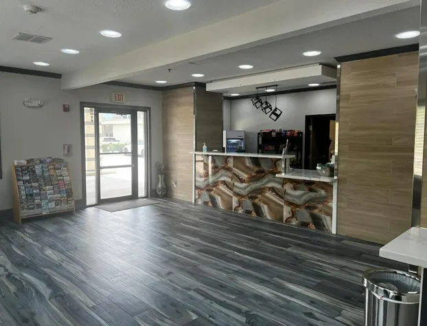 Super 8 by Wyndham Pasadena hotel detail image 4