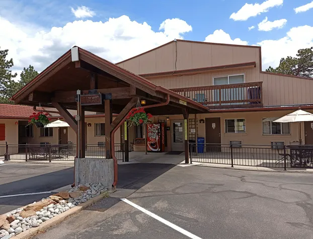 Peak To Peak Lodge hotel detail image 3