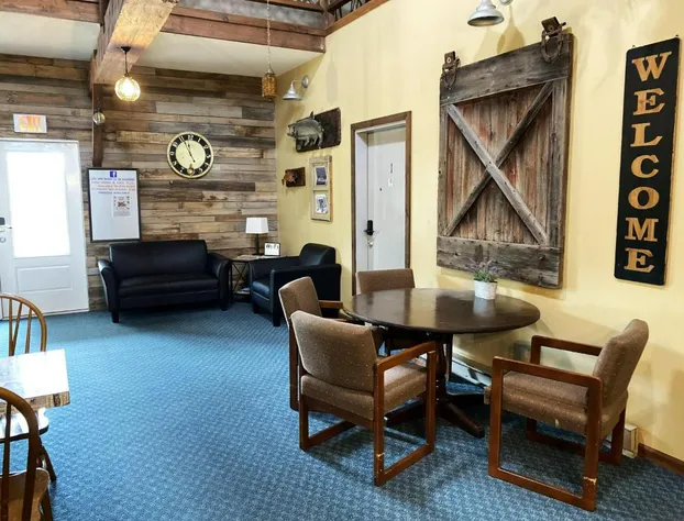 Lake Ontario Motel & Inn hotel detail image 2