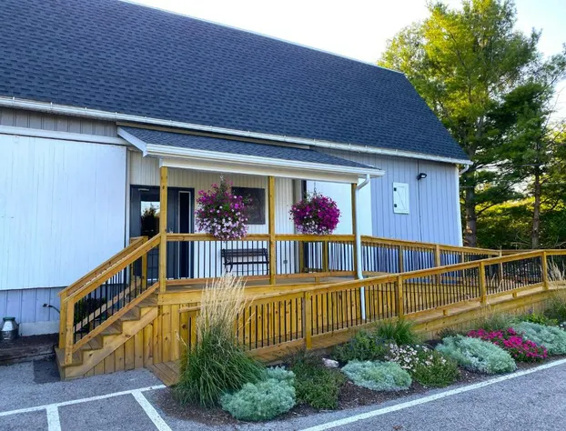 Lake Ontario Motel & Inn hotel detail image 3