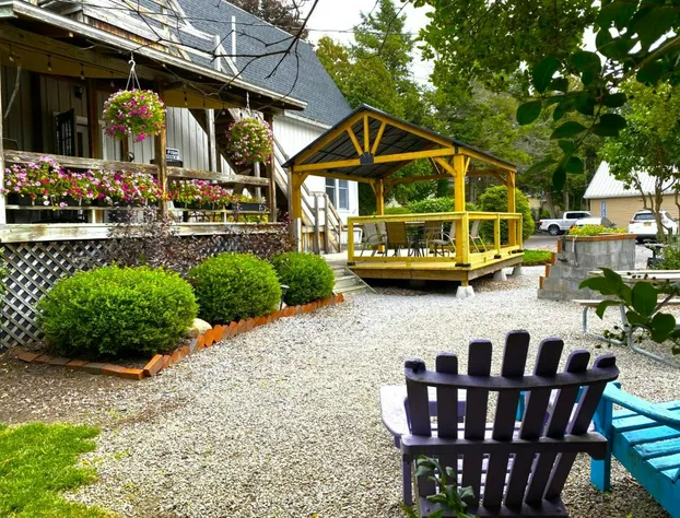 Lake Ontario Motel & Inn hotel detail image 4